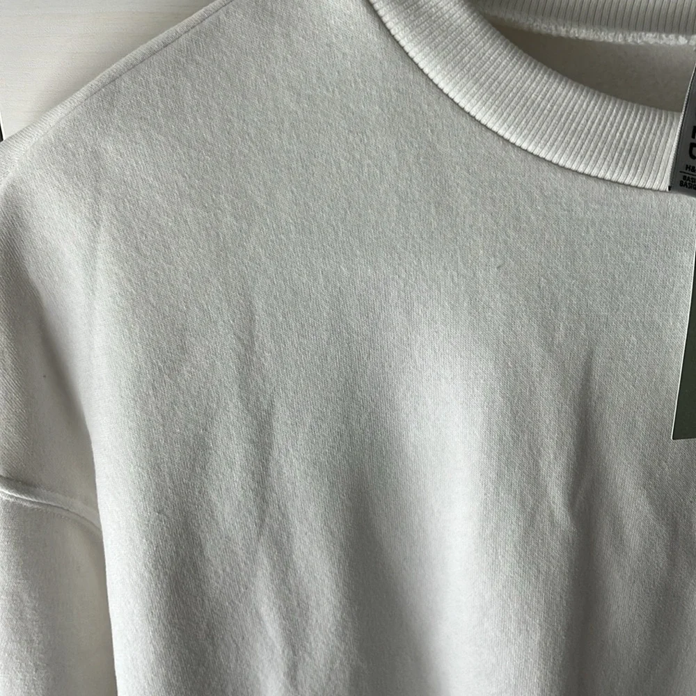 H&M | Sweater - Picture 2 of 3